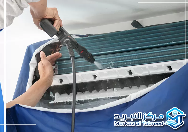 احجز خدمة تنظيف المكيف مع مركز التبريد عبر 0528414797 تنظيف فلتر المكيف يرفع تدفق الهواء ويقلل تراكم الغبار