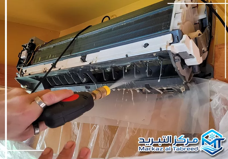 اطلب تنظيف وتعقيم المكيف من مركز التبريد على 0528414797 تعقيم مكيف سبليت وإزالة الأتربة من الأجزاء الداخلية